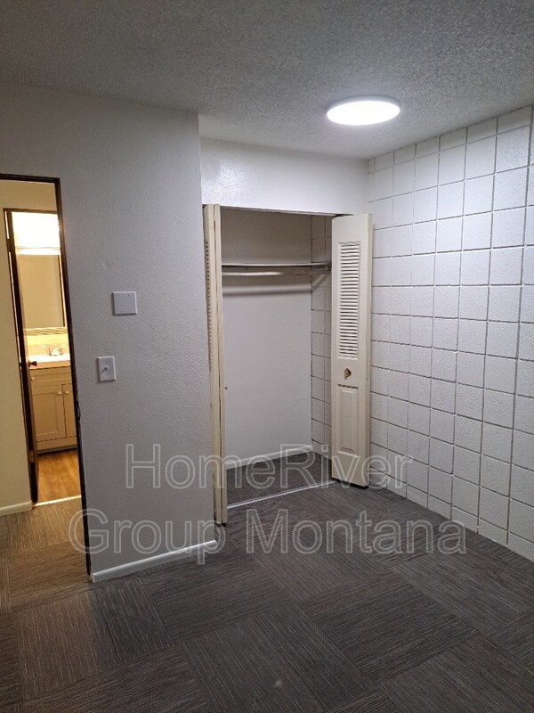 Foto del edificio - 707 SW Higgins Ave