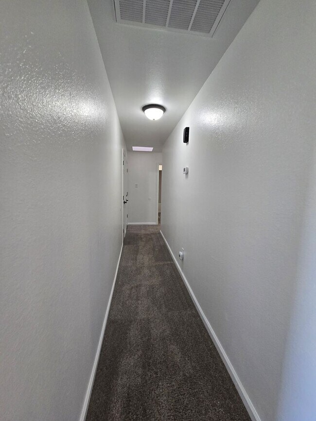 Foto del edificio - 3608 Lew Wallace Dr