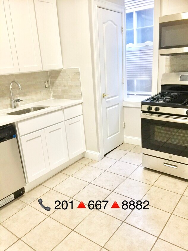 Primary Photo - 6208 Palisade Ave