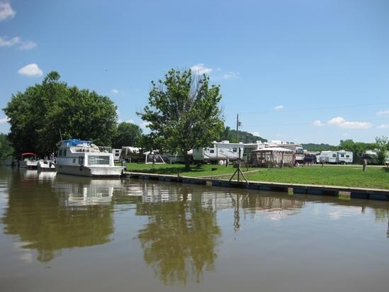 Primary Photo - 100 Dock Ln