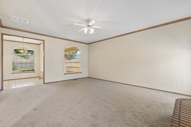 Building Photo - 2725 Blue Quail Pass