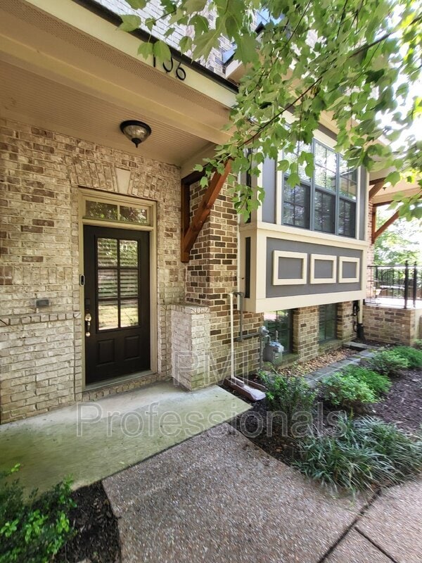 Building Photo - 3180 Parthenon Ave