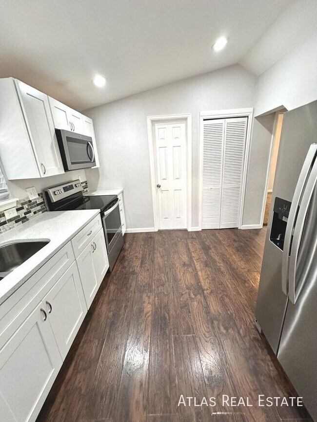 Foto del edificio - 2601 Main St