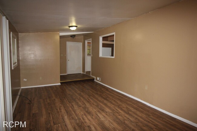 Foto del edificio - 3 br, 1 bath House - 714 Mastin Lake Rd