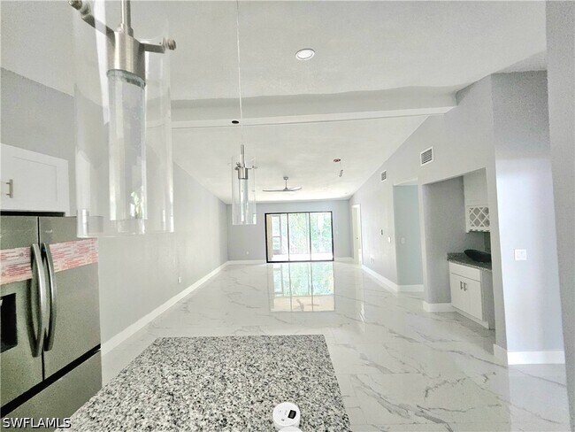 Foto del edificio - 17758 Park Village Blvd