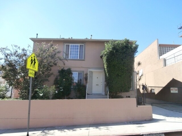 Primary Photo - 1025 N San Vicente Blvd
