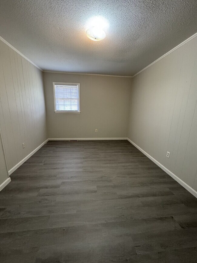 Building Photo - 144 Nottingham Dr