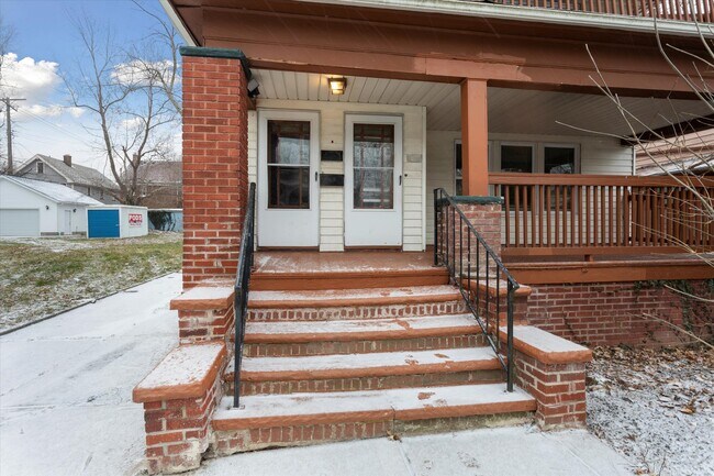 Building Photo - 3428 Altamont Ave