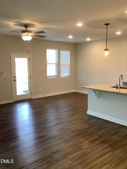 Foto del edificio - 35 Village Edge Dr