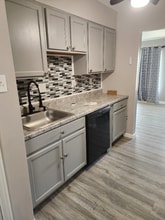 Building Photo - 10000 Dellridge Ln