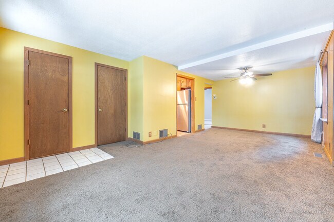 Building Photo - 10933 S Avenue H