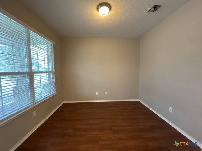 Building Photo - 9508 Raeburn Court