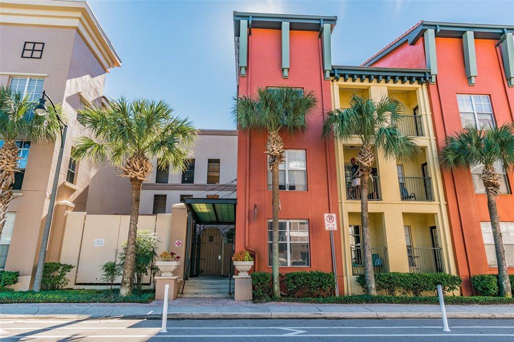 Foto principal - 2331 W Horatio St