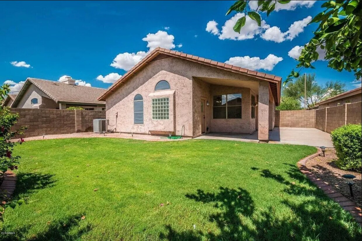 Foto del edificio - 4707 E Adobe Dr