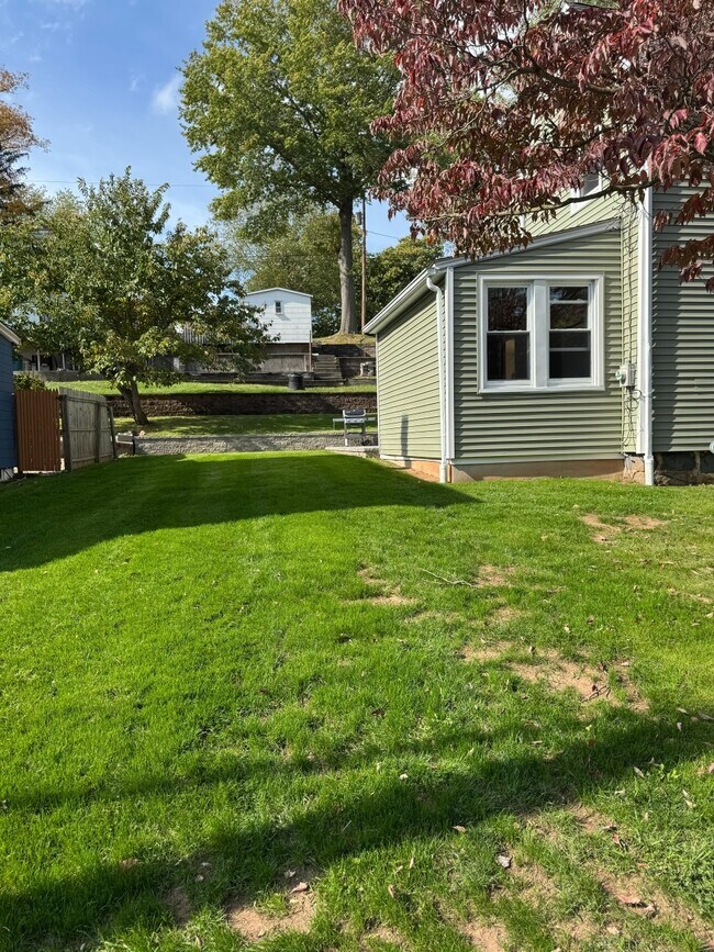 Building Photo - 24 S Rockland Ave