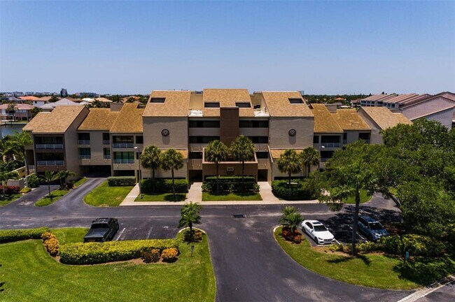 Foto del edificio - 2775 Kipps Colony Dr S