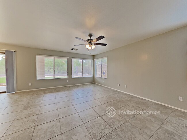 Foto del edificio - 27424 N 63rd Dr