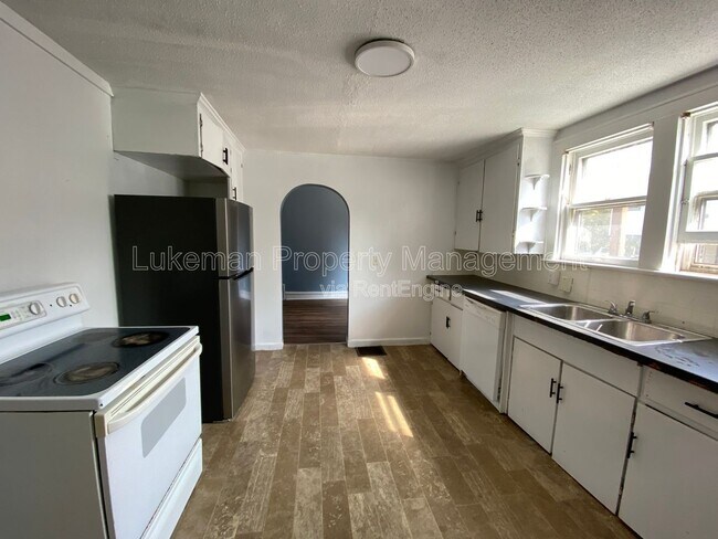 Foto del edificio - 827 W Cedar St