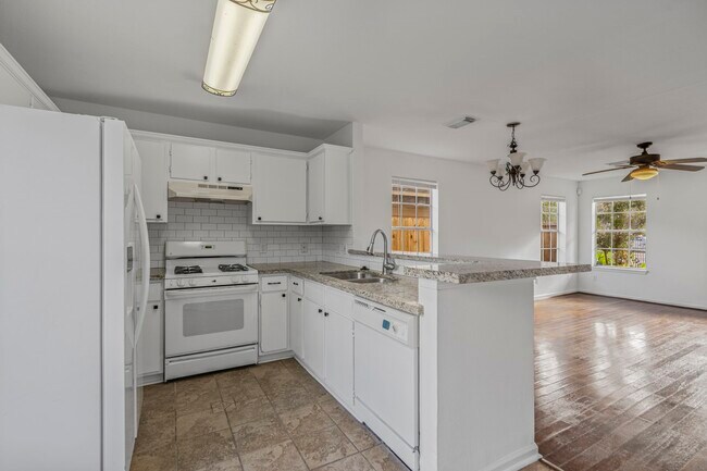 Foto del edificio - 2106 Nettleton St