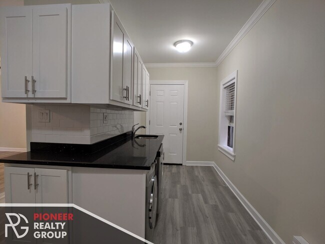 Foto del edificio - 839 W Cornelia Ave