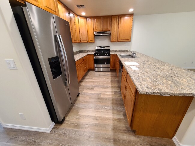 Building Photo - 310 SE L St