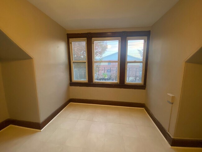 Foto del edificio - 1349 Washington St