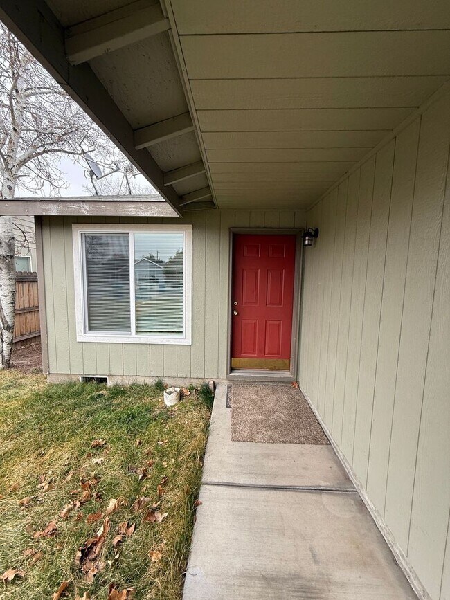 Foto del edificio - 2022-2022 SW 22nd St