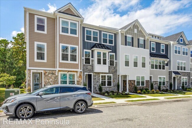 Building Photo - 3 br, 2.5 bath House - 115 Daybeacon St