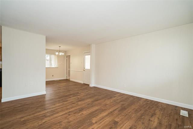 Building Photo - 402 Spring Meadows Dr