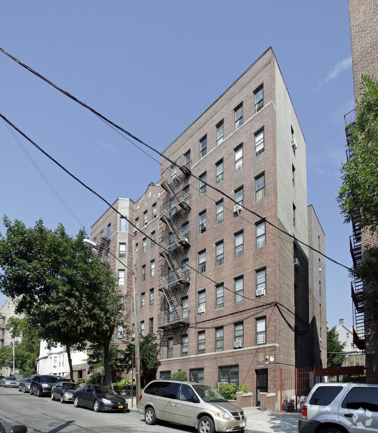 Building Photo - 3015 Perry Ave