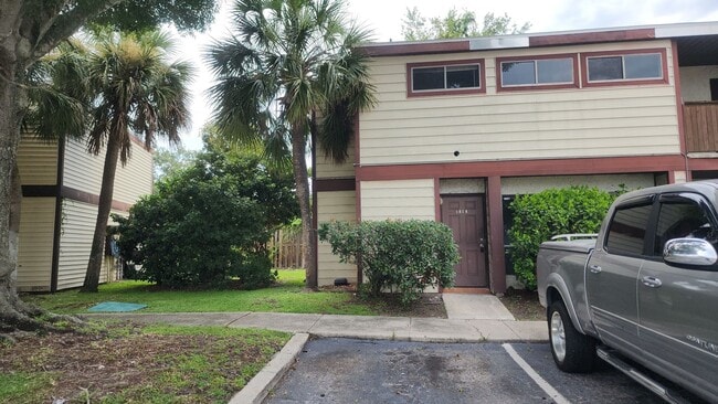 Large 2 Bed/2.5 Bath located on The Village Orlando - Large 2 Bed/2.5 Bath located on The Village Orlando House
