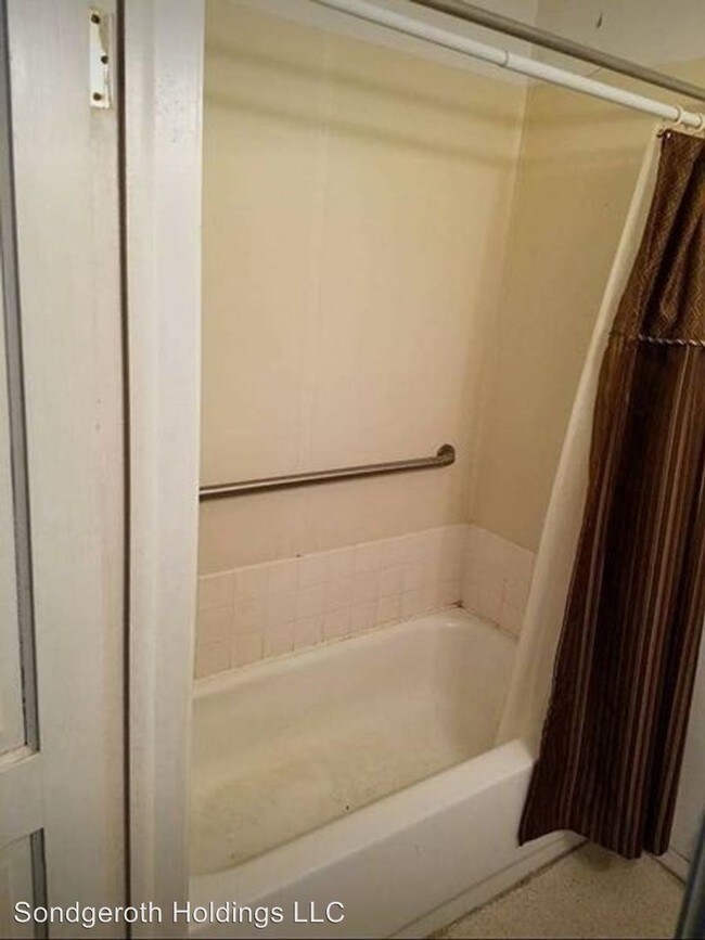 Foto del edificio - 1 br, 1 bath Apartment - 712 Indiana Ave.