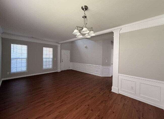 Foto del edificio - Well maintained 4 bedroom home with a golf course view!
