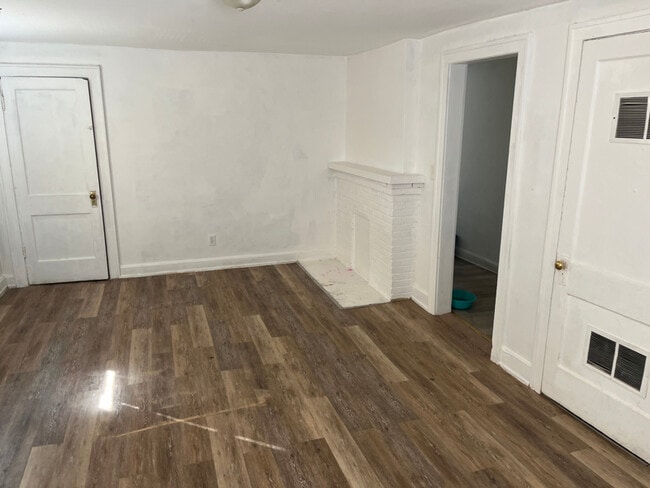 Foto del edificio - 43 Rodgers Ave