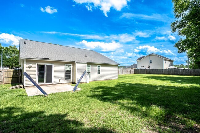 Building Photo - 103 Perry Meadows Dr