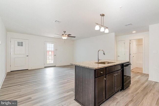 Building Photo - 1708 Fairmont Dr