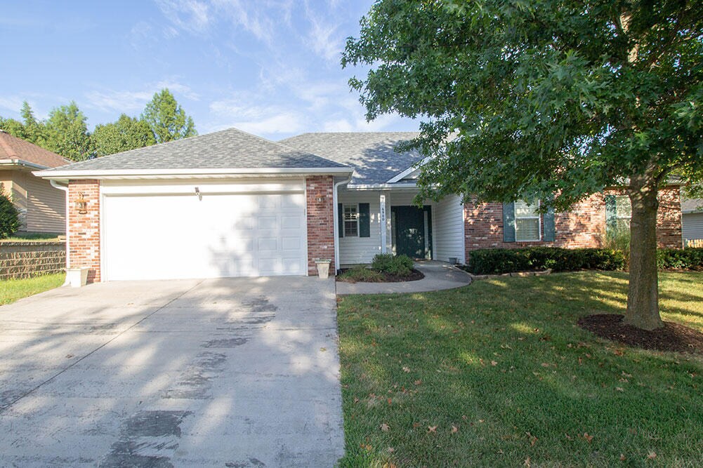 Primary Photo - 6900 Madison Creek Dr