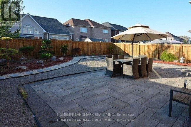 Photo du bâtiment - 18 Wandering Glider Trail