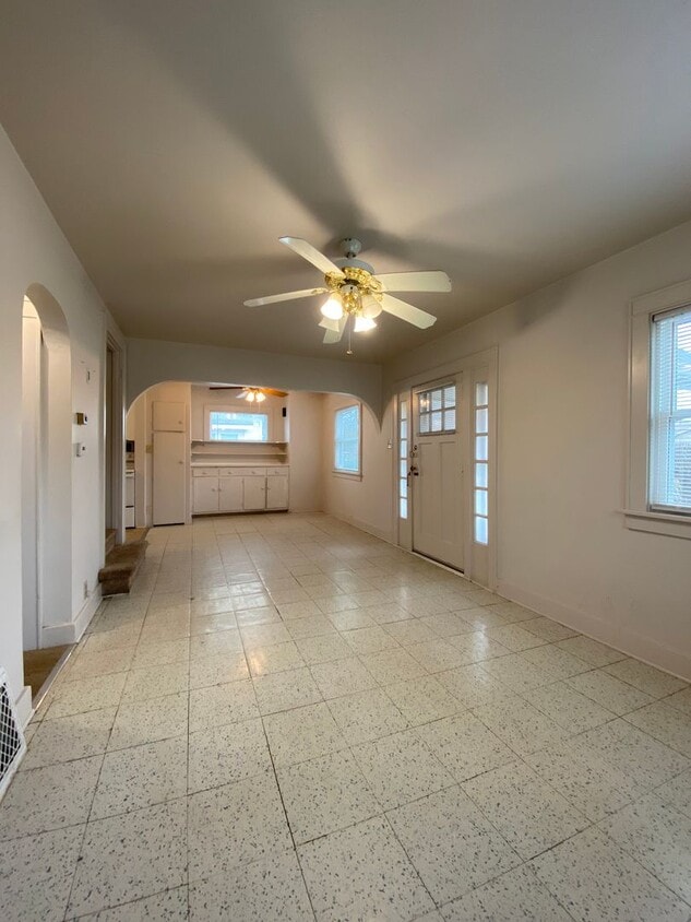 Primary Photo - 3 Bedroom House with Garage in Goshen
