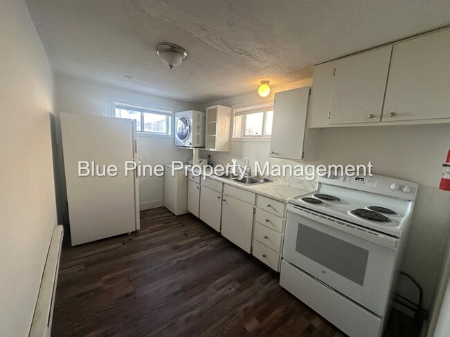 Building Photo - 654 North Boulevard