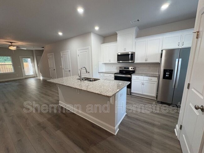 Foto del edificio - 655 Caroline Ct