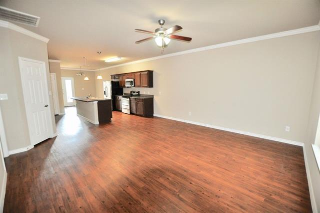 Building Photo - 1142 Newcastle Dr