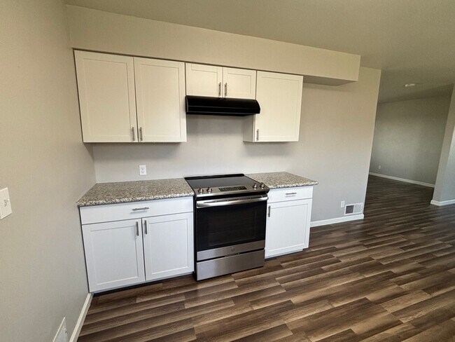 Building Photo - 23510 Rd 152