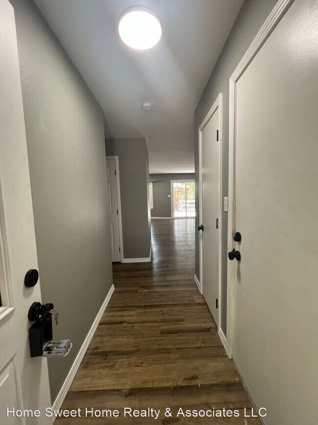Building Photo - 3 br, 2 bath House - 514 N Hightower Ave