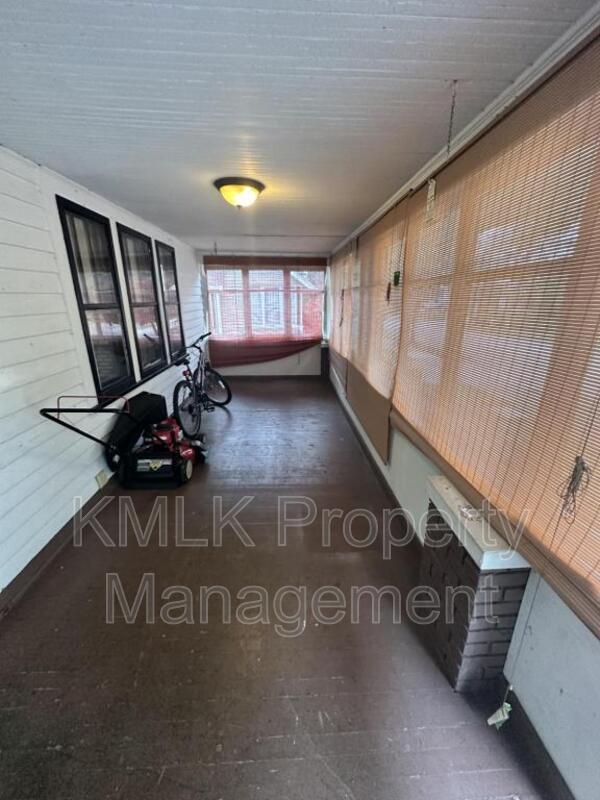 Building Photo - 2275 12th St SW
