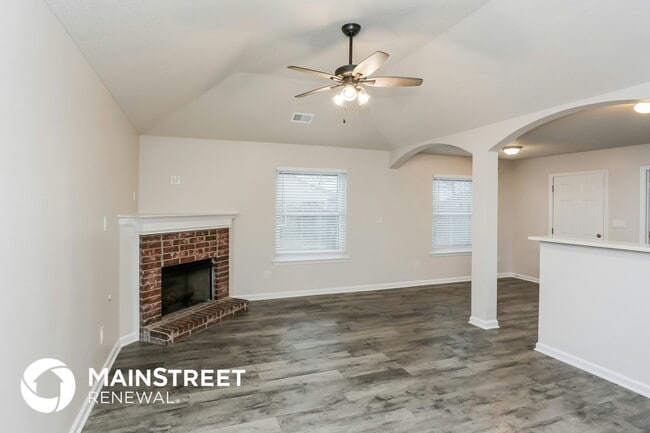 Building Photo - 10426 Redmond Cir N