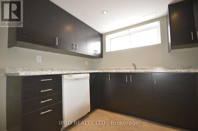 Building Photo - 23 Bairstow Crescent