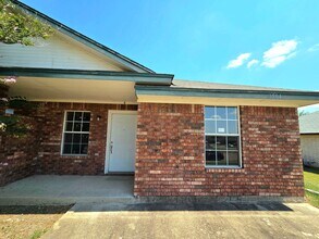 Building Photo - 3504 Littleleaf Dr