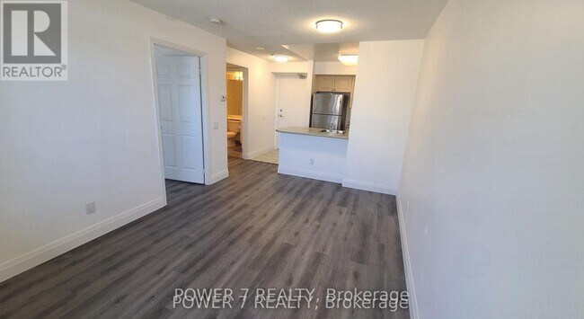 Photo du bâtiment - 153-1153 Beecroft Rd