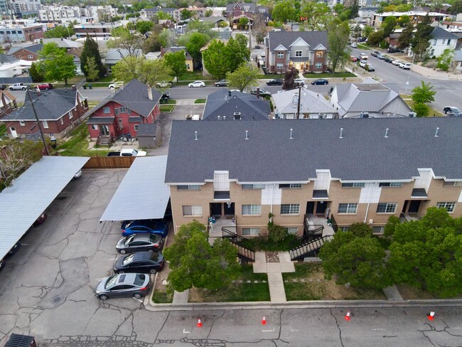 Building Photo - 136 E 400 N